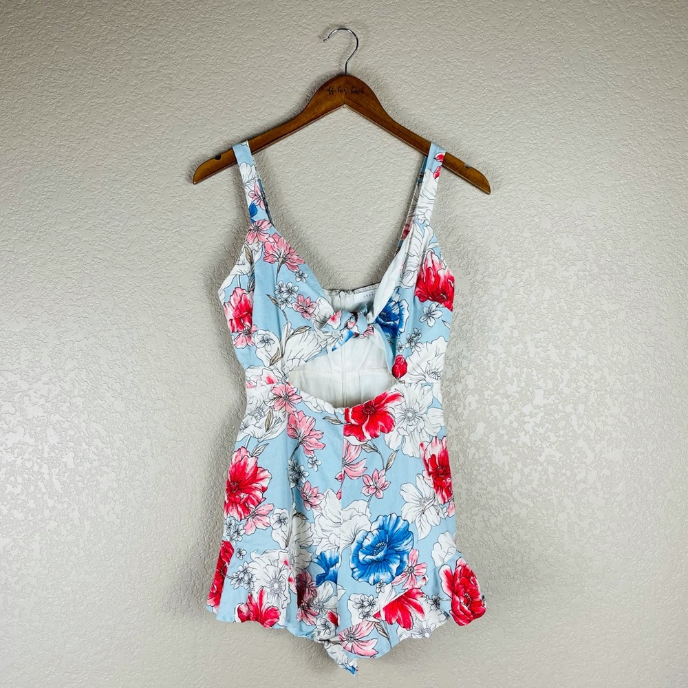3/$25 🖤 Floral Front Tied Romper
